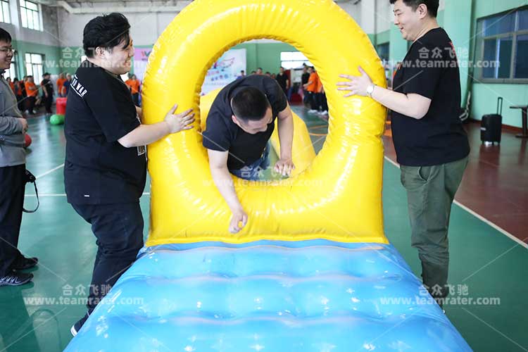 团建运动会：障碍赛